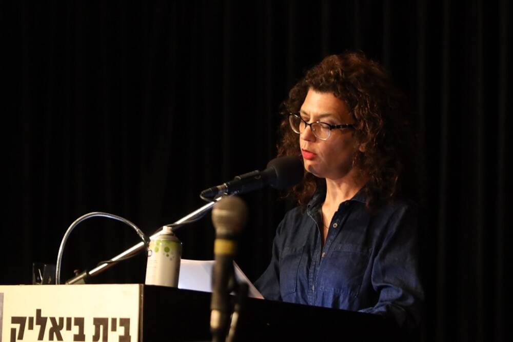 שירה סתיו