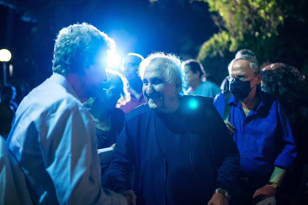 תמונה של הקהל בבית ביאליק
