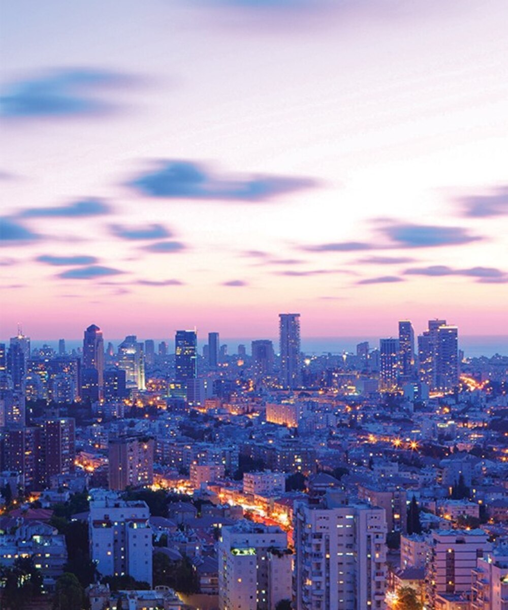 צילום של תל אביב בלילה
