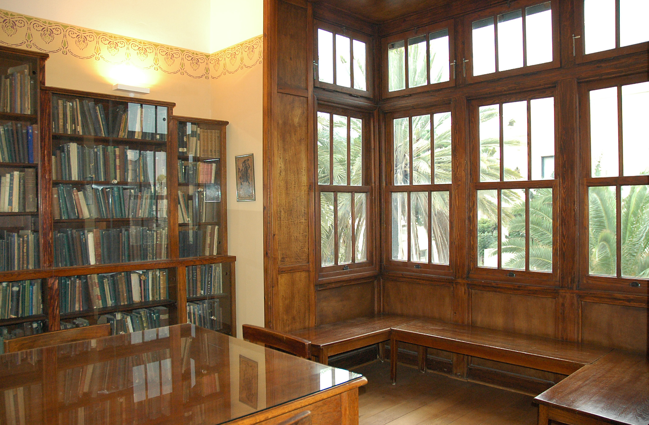 צילום הספרייה בבית ביאליק